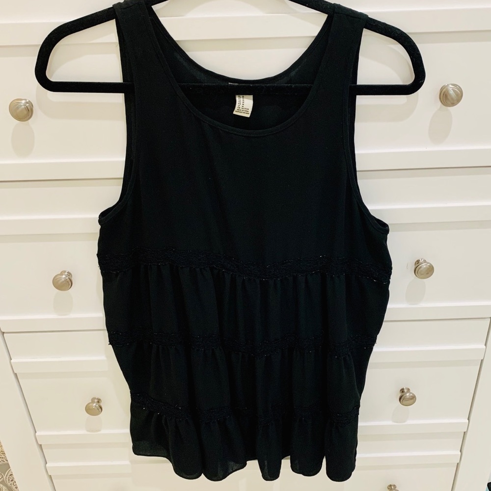 Black sleeveless tunic